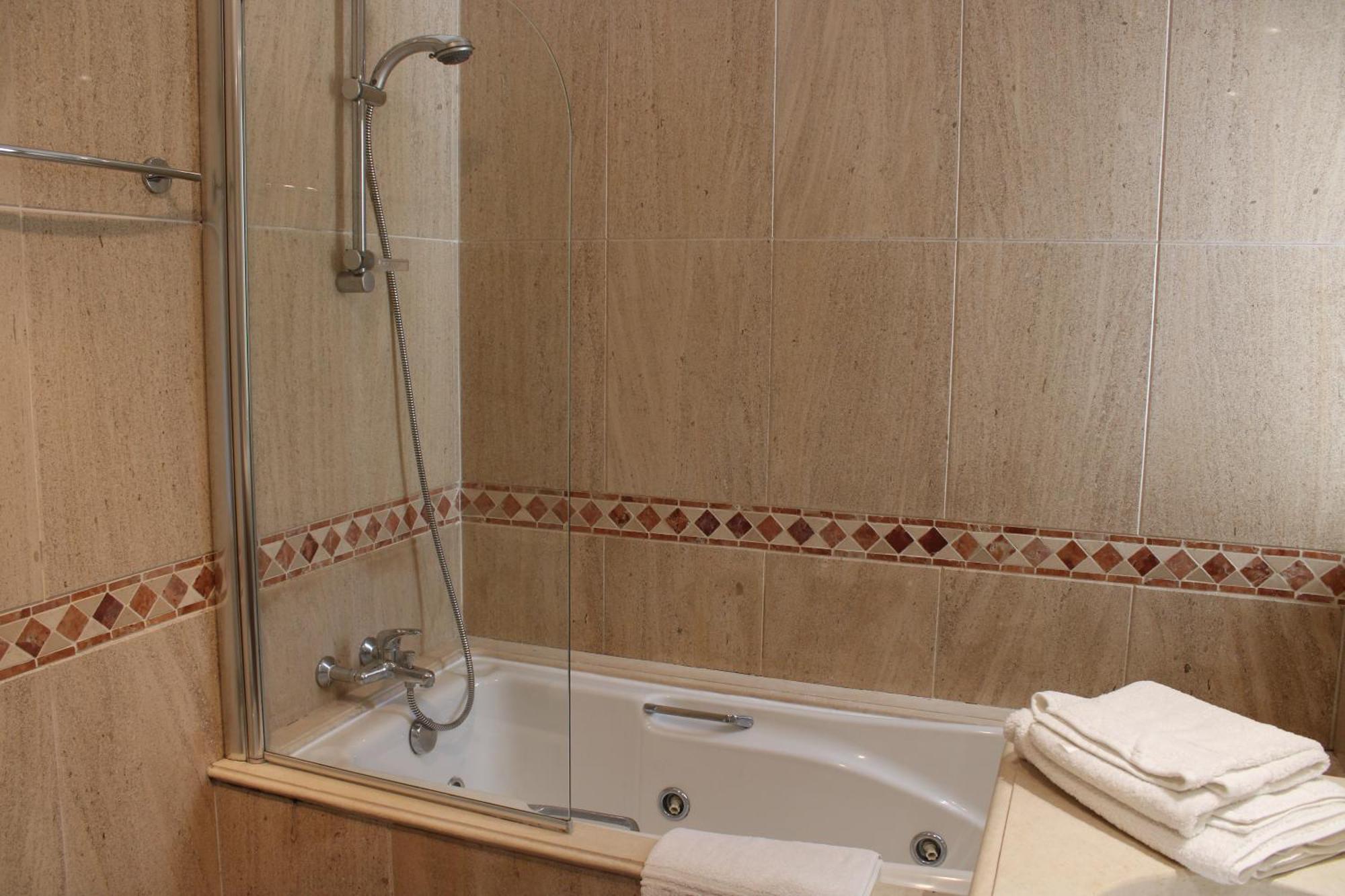 Luxury 2 Bedroom Apartment With Private Garden المانسيل المظهر الخارجي الصورة