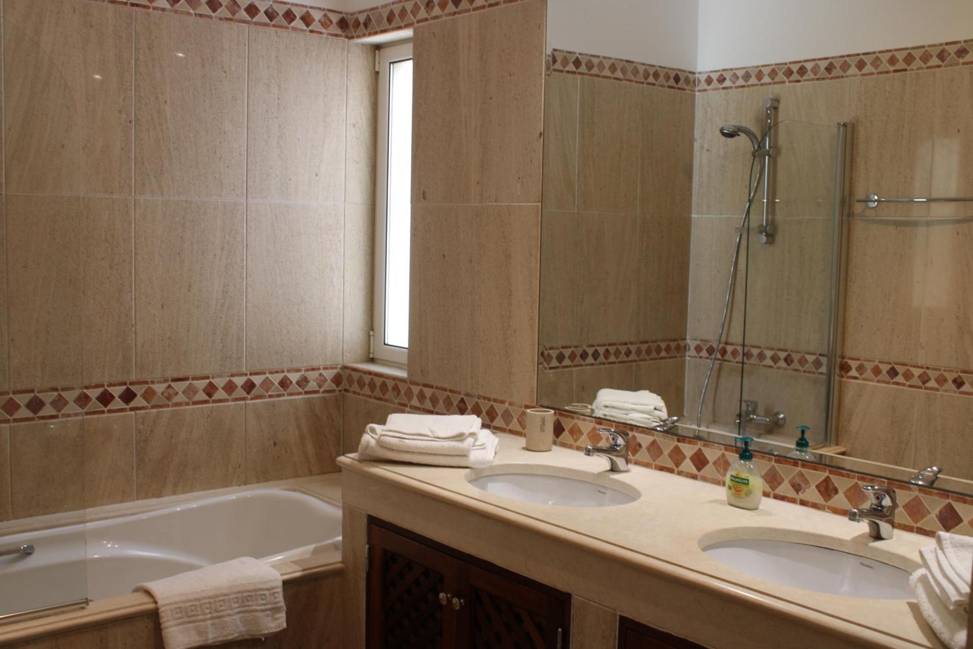 Luxury 2 Bedroom Apartment With Private Garden المانسيل المظهر الخارجي الصورة